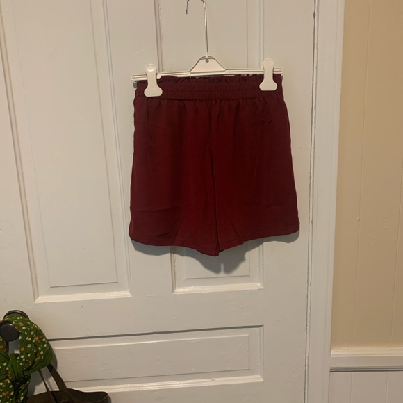 Knot Front Paper Bag Waist Shorts NWOT - Picture 3 of 9